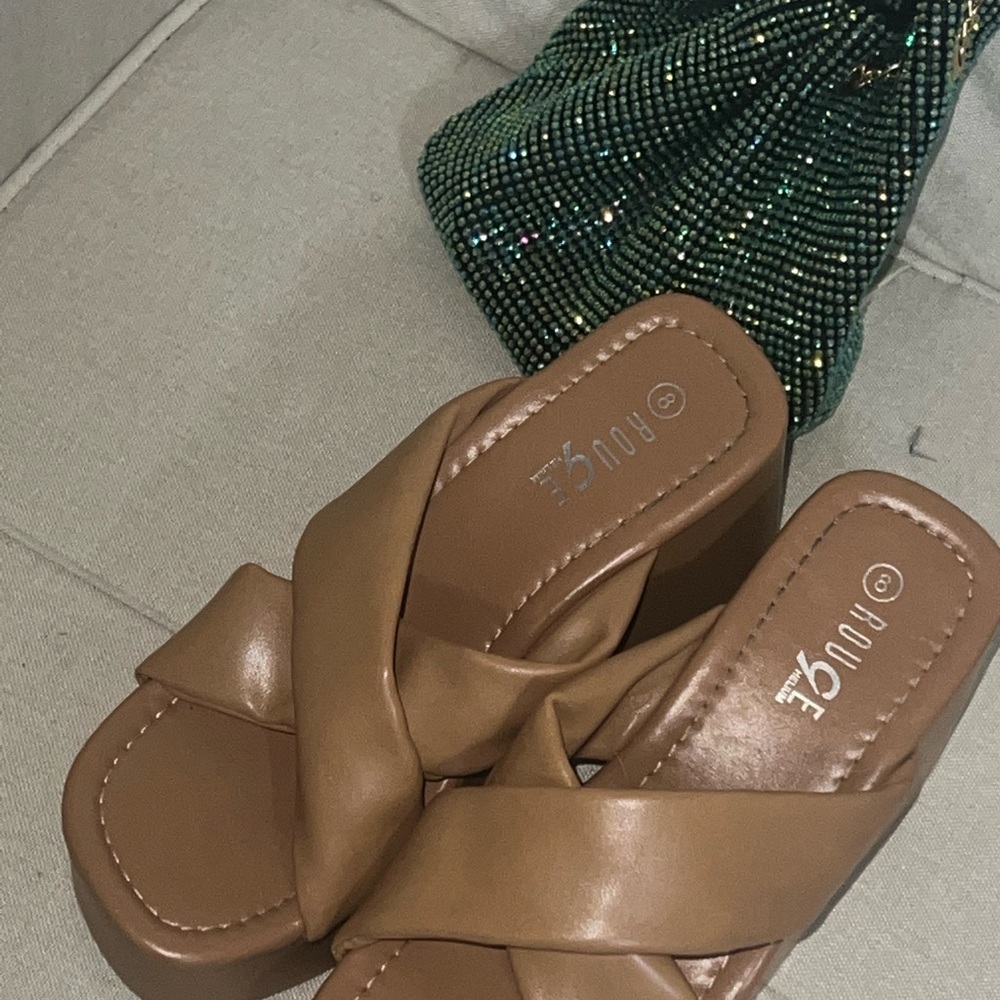 Y2K sandals. $8